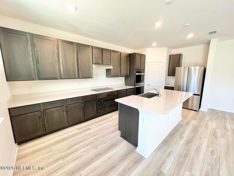 12859 Logans Walk Ln, Jacksonville, FL 32218