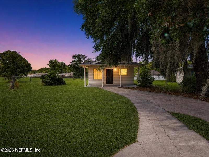 5328 Golf Forest Ct, Jacksonville, FL 32208