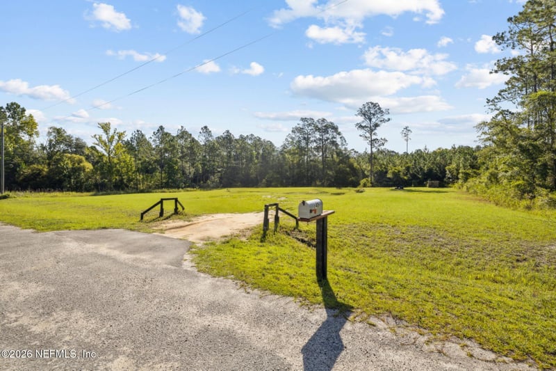 140 Shaggy Ln, Palatka, FL 32177