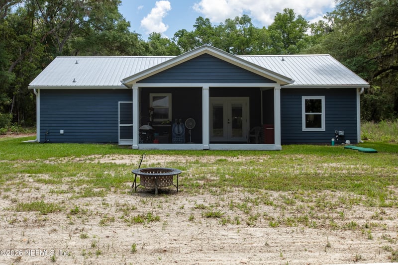 207 Palmetto Ave, Florahome, FL 32140