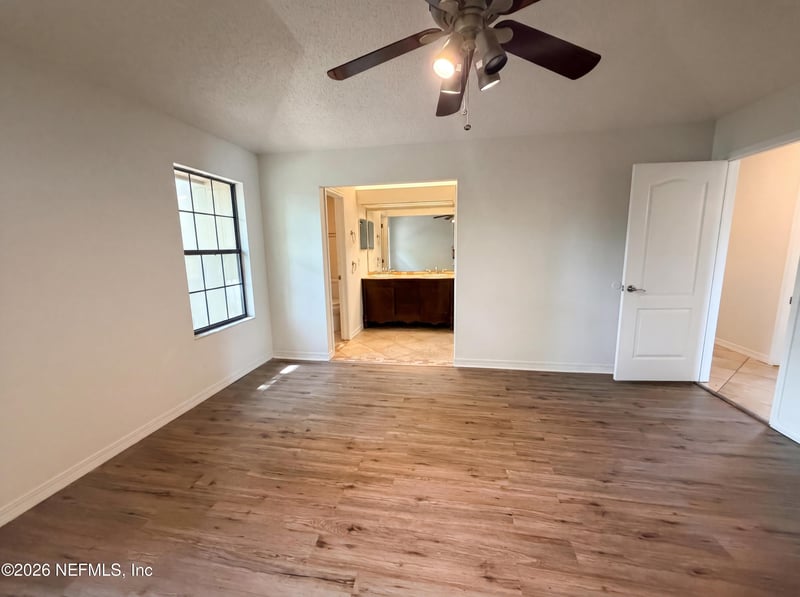 3160 Bridgeview Dr, Jacksonville, FL 32216