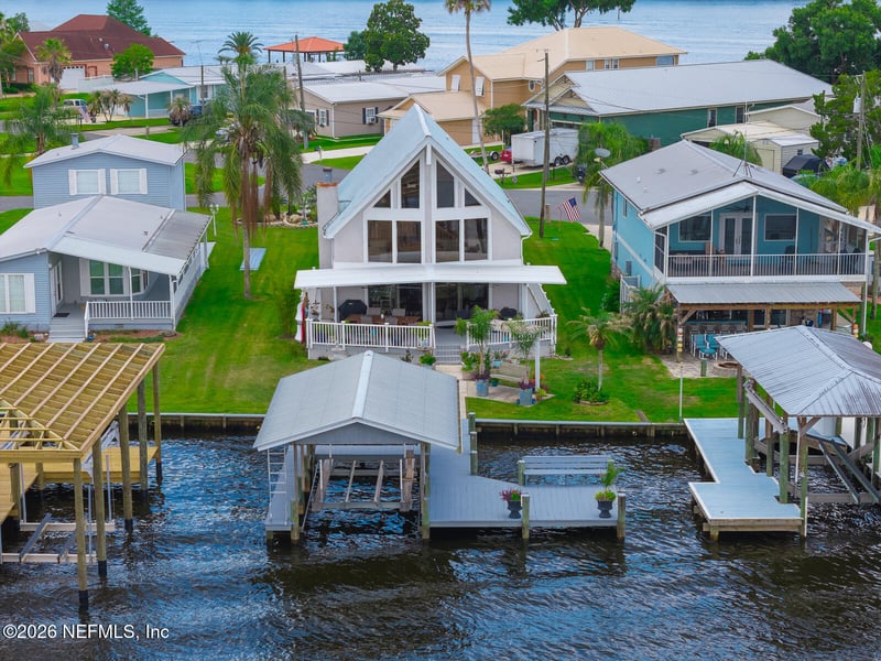 200 Sportsman Dr, Welaka, FL 32193