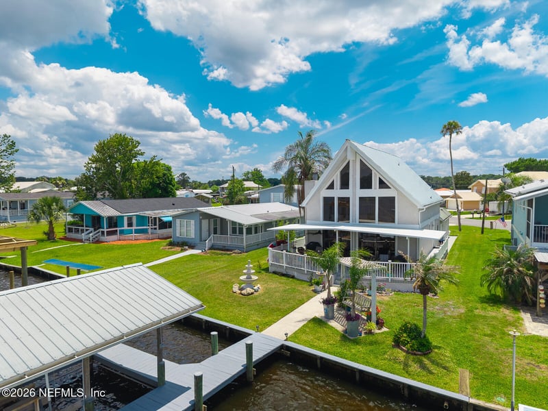 200 Sportsman Dr, Welaka, FL 32193
