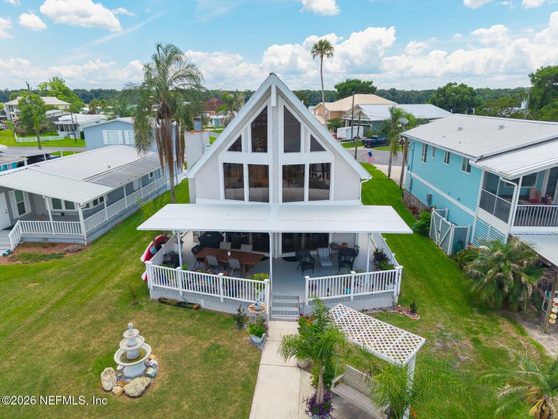 200 Sportsman Dr, Welaka, FL 32193