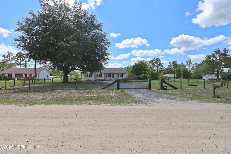 2442 Quarterhorse Trl, Middleburg, FL 32068