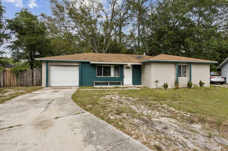 8049 Lamb Ct, Jacksonville, FL 32244