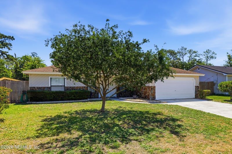 1820 Shannon Lake Dr, Middleburg, FL 32068
