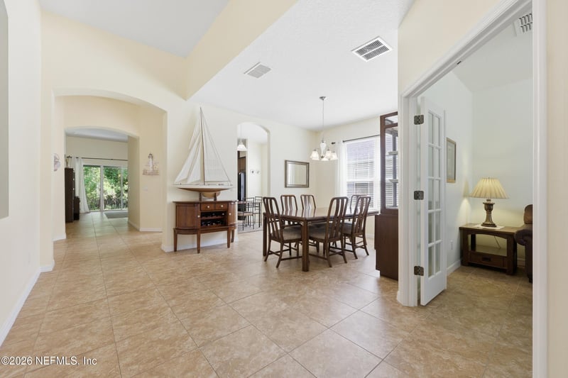 152 Berot Cir, St Johns, FL 32259