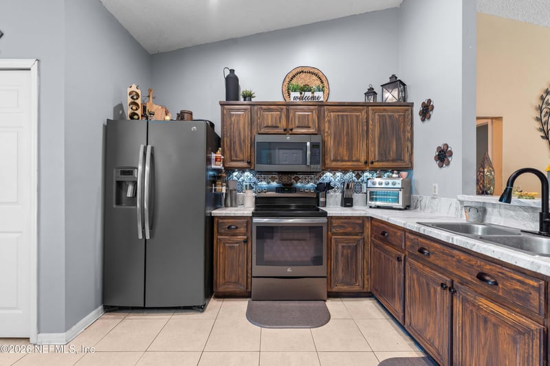1563 Graduation Ln, Middleburg, FL 32068