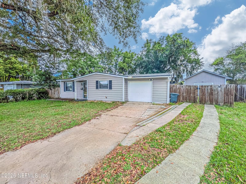 837 Leonie Cir, Jacksonville, FL 32211
