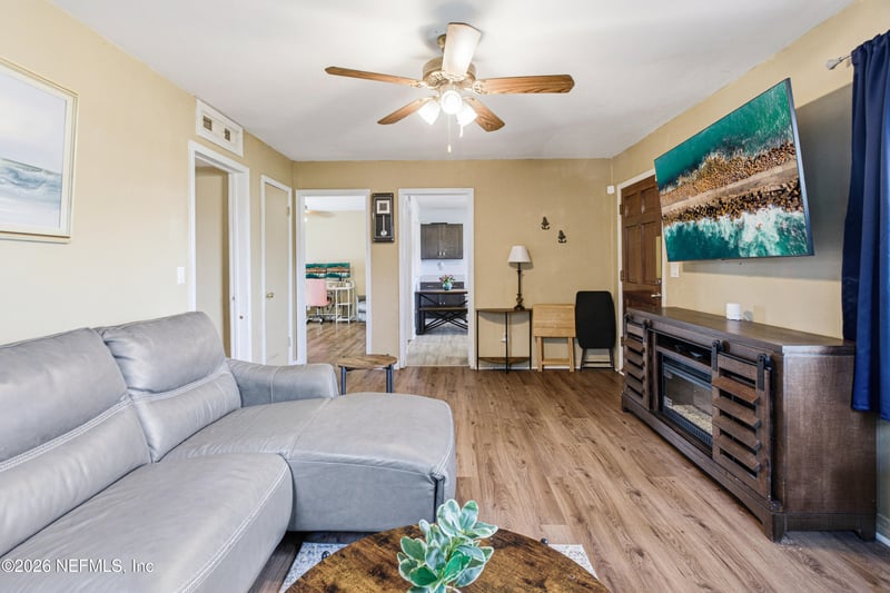 837 Leonie Cir, Jacksonville, FL 32211