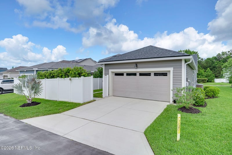 216 Footbridge Rd, St Johns, FL 32259