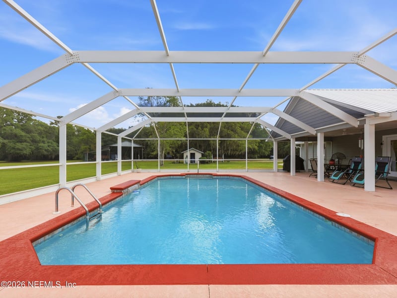 611 State Road 100, San Mateo, FL 32187