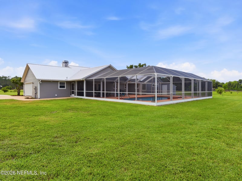 611 State Road 100, San Mateo, FL 32187
