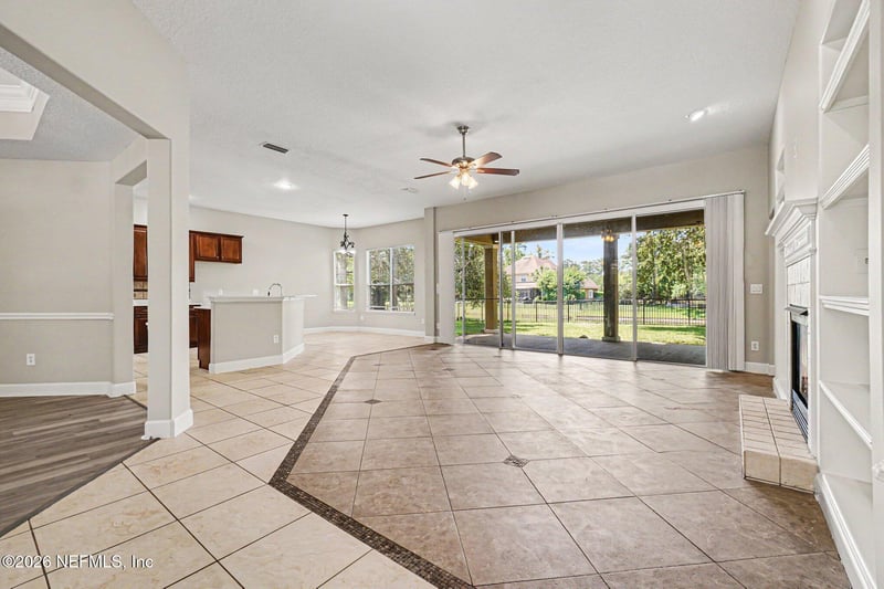 2533 Sunny Creek Dr, Fleming Island, FL 32003