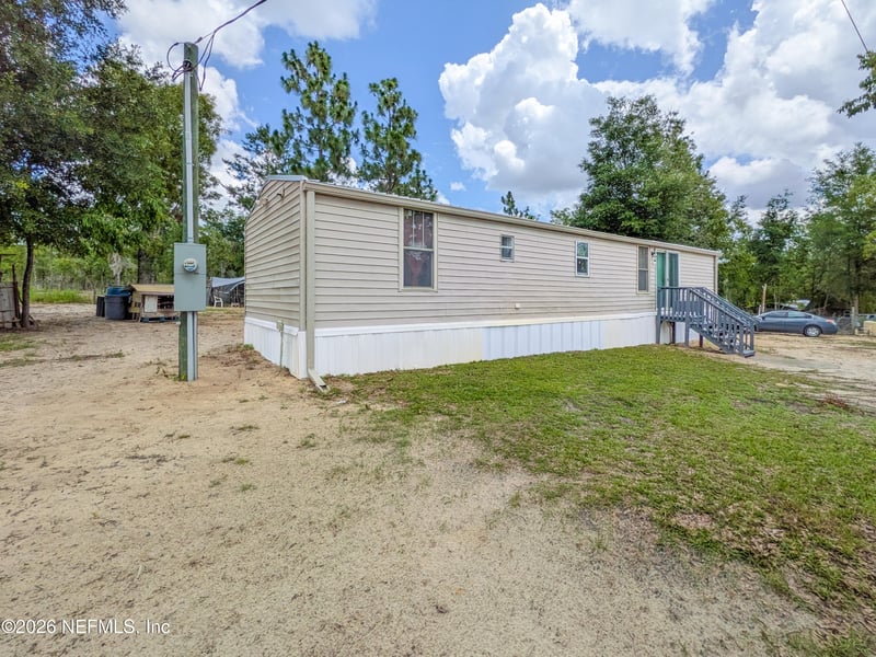 116 London Ave, Interlachen, FL 32148