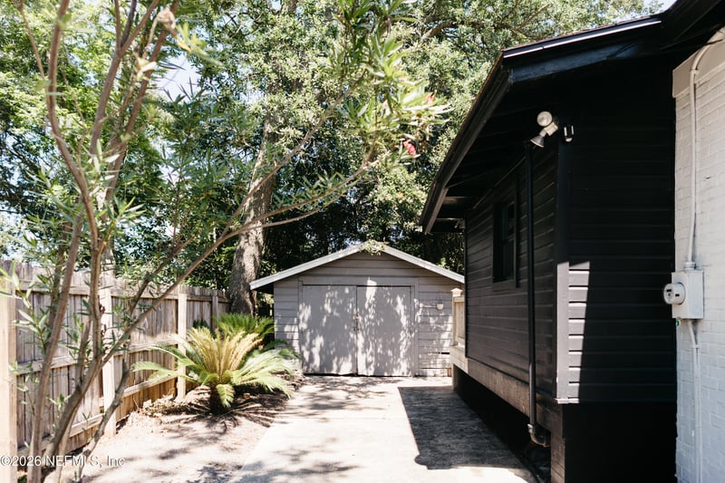 1063 Shores Rd, Jacksonville, FL 32207