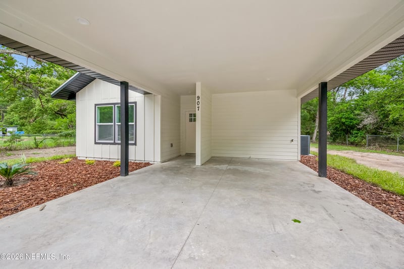 907 Thompson St, Starke, FL 32091