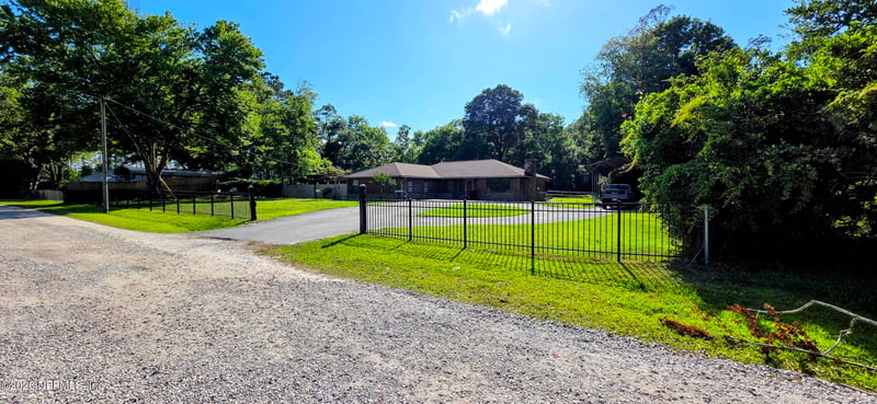 2390 Pine Hollow Rd, Green Cove Springs, FL 32043