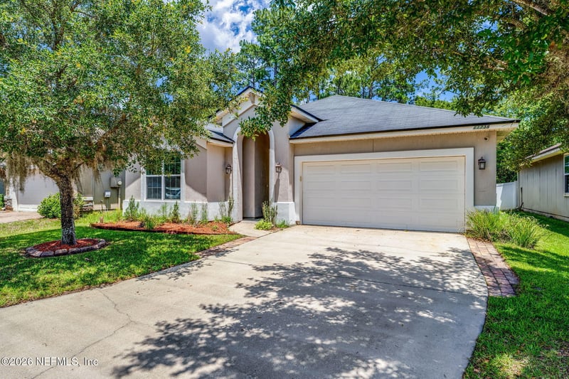11738 Lake Bend Cir, Jacksonville, FL 32218