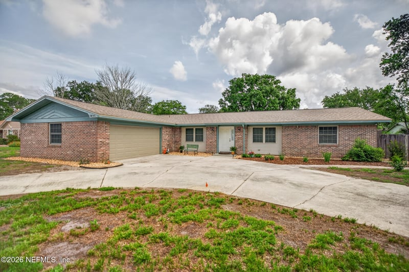 1411 Forest Ln, St Johns, FL 32259