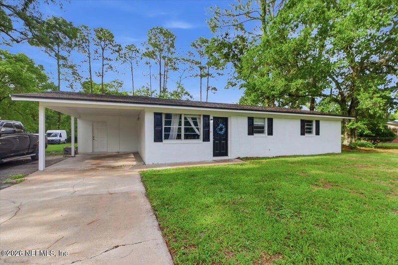 8743 Ben Rowe Cir, Macclenny, FL 32063