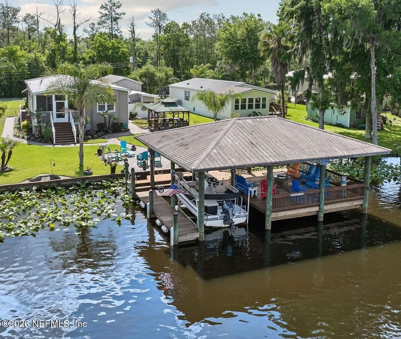 329 Paradise Cir, Satsuma, FL 32189