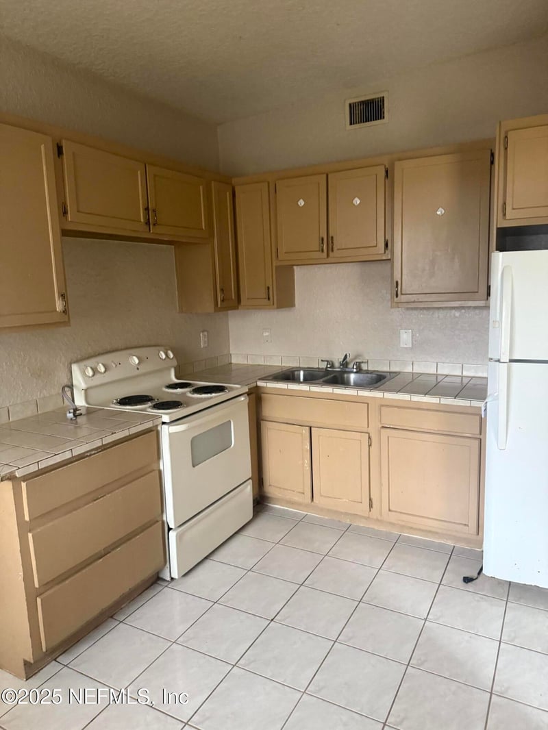 9068 11th Ave, Jacksonville, FL 32208
