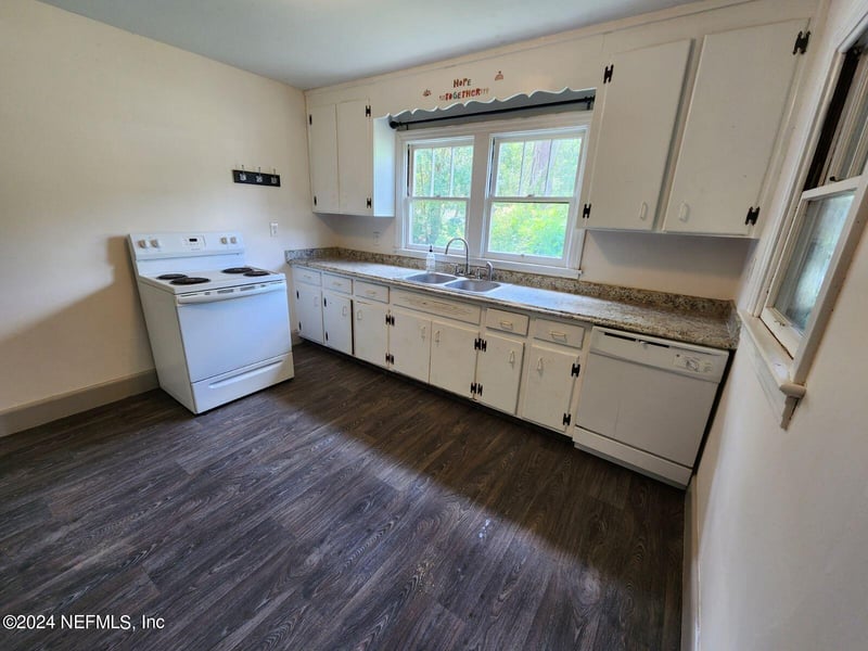 3049 Harbison St, Jacksonville, FL 32218