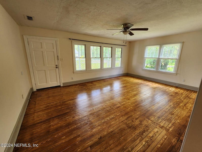 3049 Harbison St, Jacksonville, FL 32218