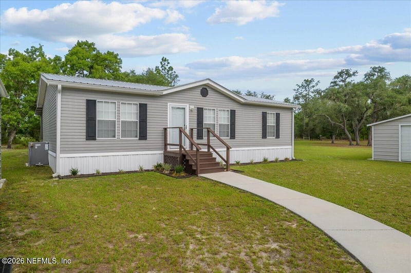 127 Red Oak Ln, Hollister, FL 32147