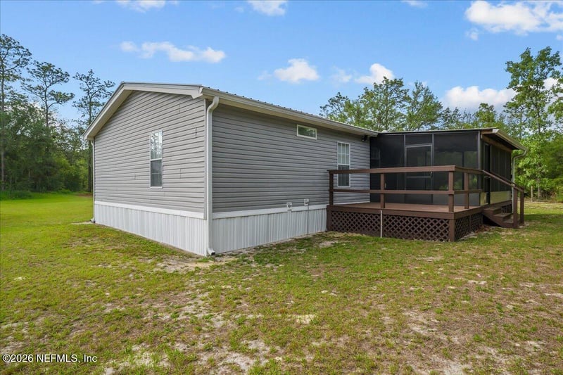127 Red Oak Ln, Hollister, FL 32147