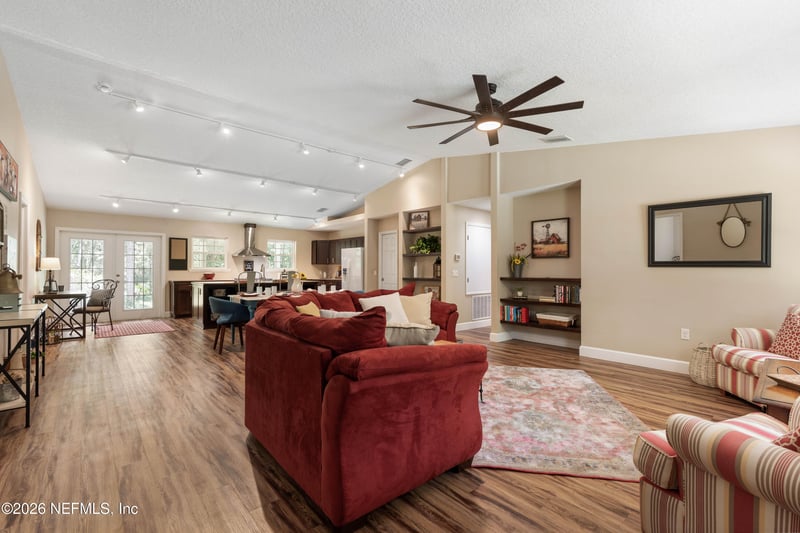 3296 Old Dixie Hw, Bunnell, FL 32110