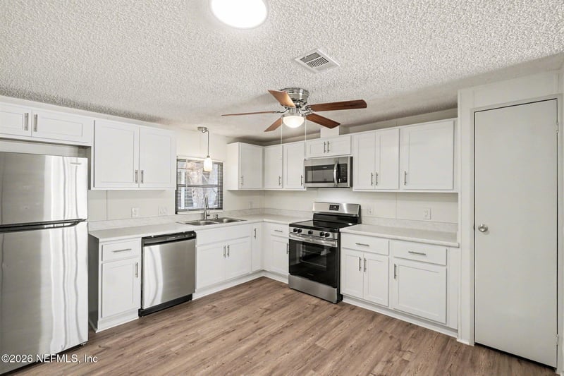 7624 Timberwood Dr, Jacksonville, FL 32256