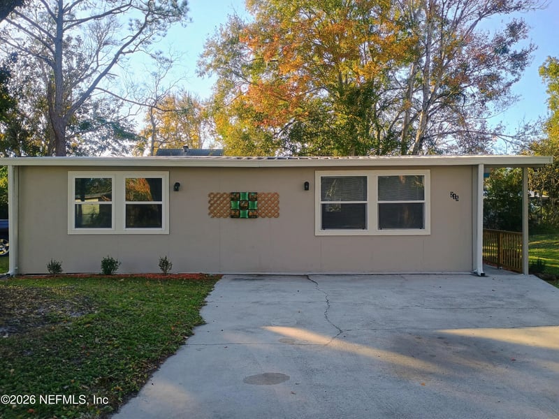 215 Pine Tree Trl, Crescent City, FL 32112