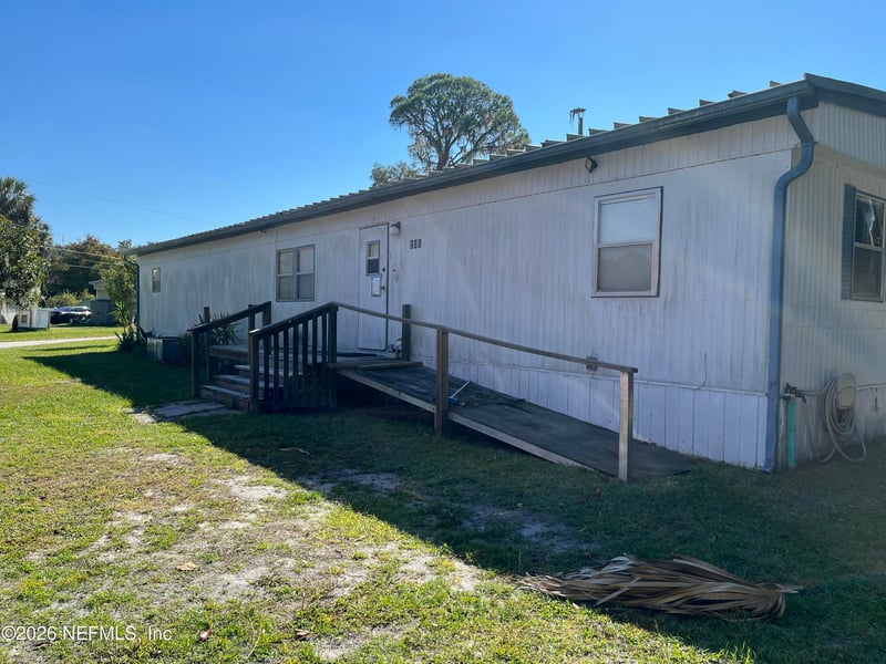 101 Hummingbird Trl, Crescent City, FL 32112
