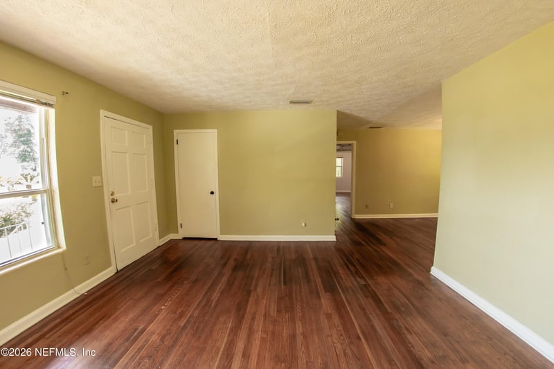 2457 Broward Rd, Jacksonville, FL 32218