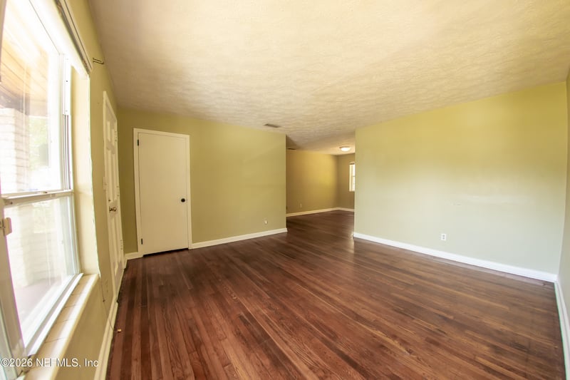 2457 Broward Rd, Jacksonville, FL 32218