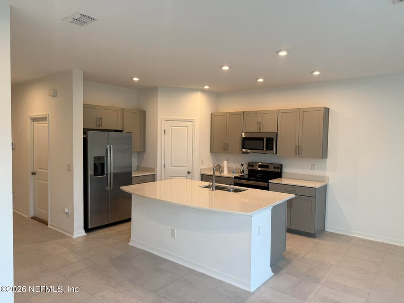 357 Anthony Dr, Jacksonville, FL 32218