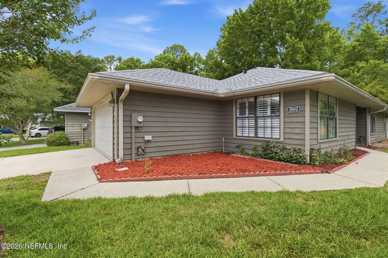 7602 Baymeadows Cir, Jacksonville, FL 32256