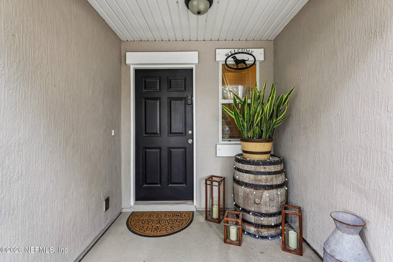 418 Walnut Dr, St Johns, FL 32259