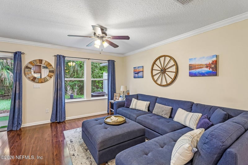 418 Walnut Dr, St Johns, FL 32259