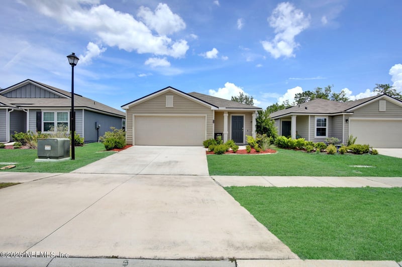 2734 Oak Stream Dr, Green Cove Springs, FL 32043