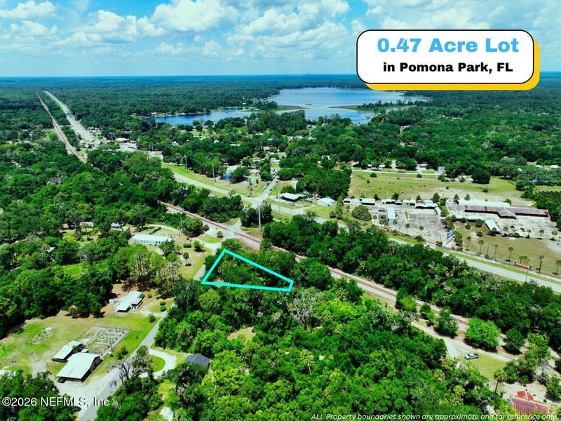 27 Railroad Ave, Pomona Park, FL 32181