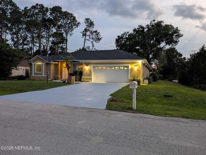 33 Boxwood Ln, Palm Coast, FL 32137