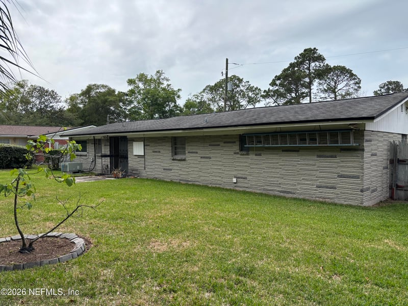 1644 Lessard Cir, Jacksonville, FL 32208
