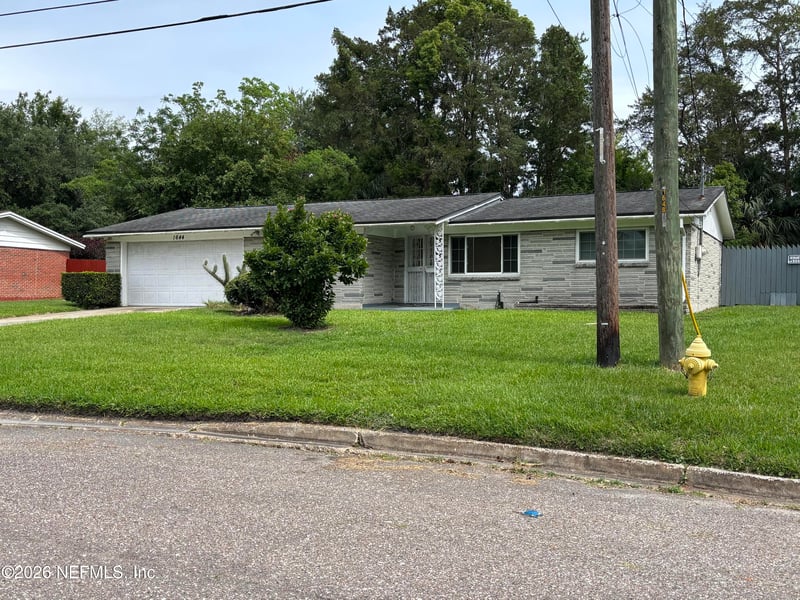 1644 Lessard Cir, Jacksonville, FL 32208
