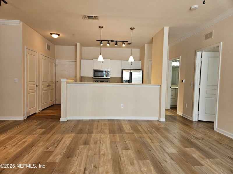8290 Gate Pw #806, Jacksonville, FL 32216