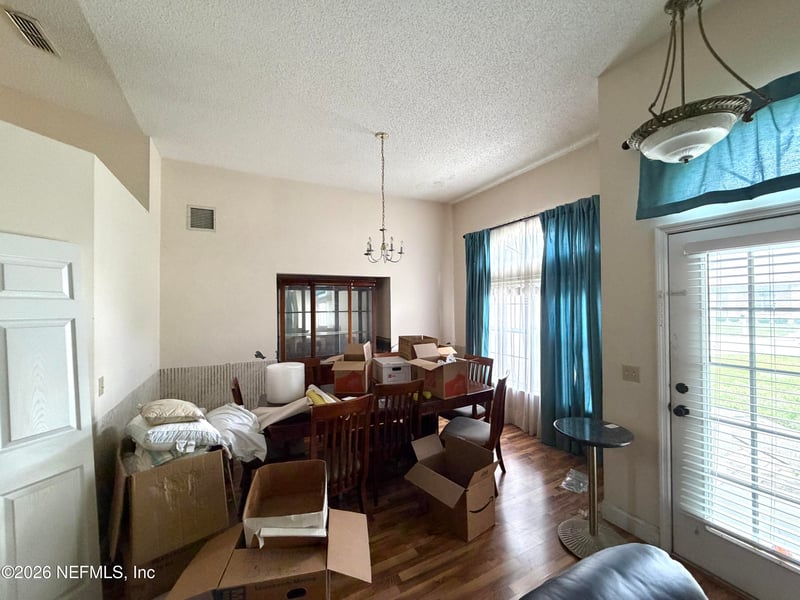 2098 Forest Gate Dr, Jacksonville, FL 32246