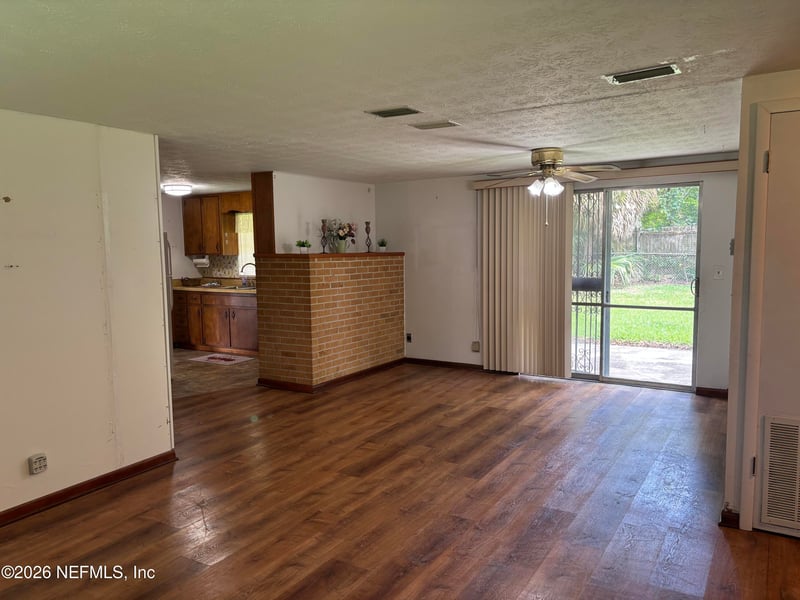 1644 Lessard Cir, Jacksonville, FL 32208
